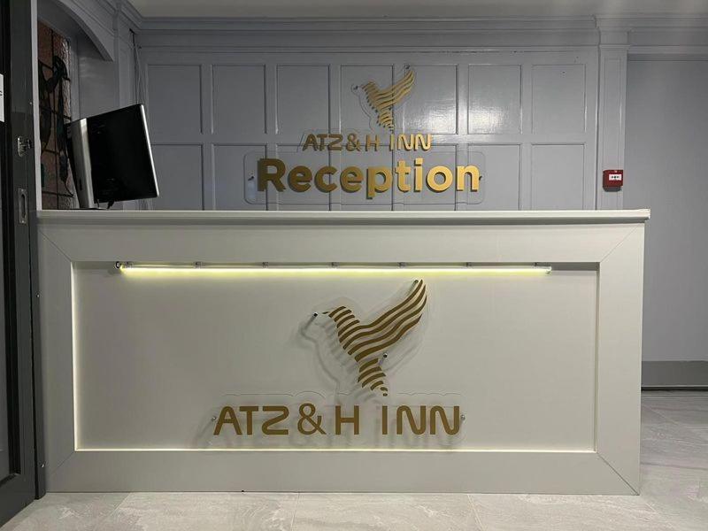 Atz&H Inn Luton  Luaran gambar